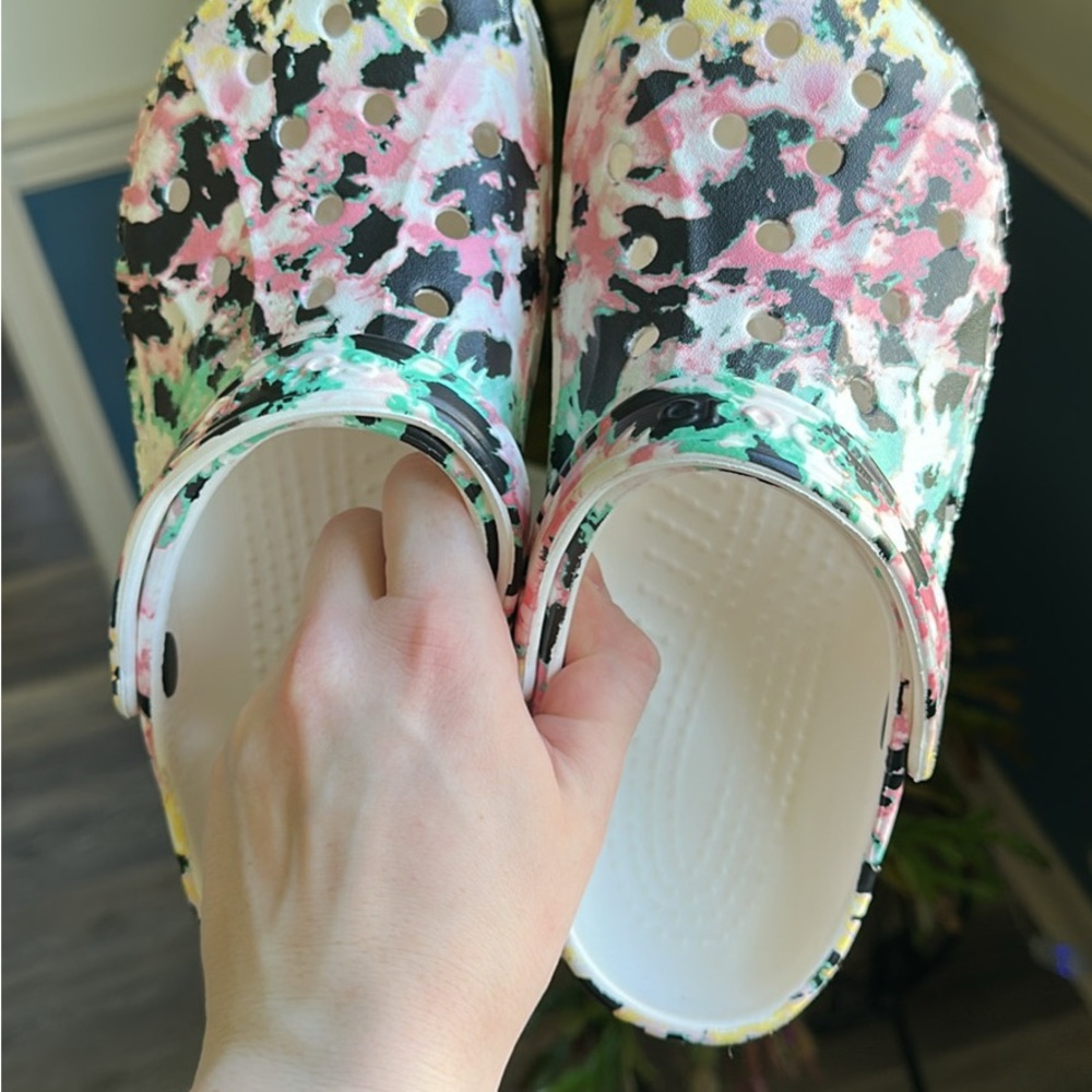 CROCS